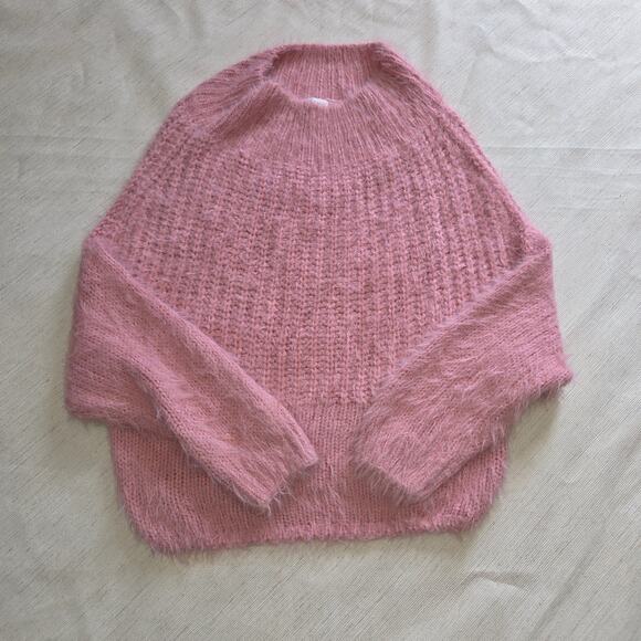 BluIvy Young Contemporary pink soft furry sweater with 3/4 sleeves Woman's sz. M - Picture 2 of 7